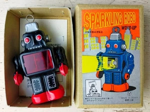 Vintage Blechspielzeug Sparking Robot Wind-Up Spring Action schwarz unbenutzt Made in Japan - Bild 1 von 11