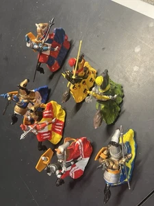 7 Caballeros Montados Medievales en Armadura y Vestido Completo Fricción Pull Back Go Juguetes - Imagen 1 de 24