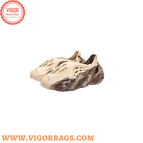 Zapatillas y sandalias convertibles de invierno Vs verano Foa Foto 1 de 4