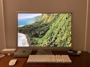 Apple Cinema Display 30" (A1083) + Dual-Link DVI to USB-C Adapter - Picture 1 of 1