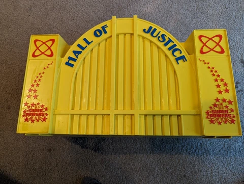 1984 DC Super Powers - Kenner Hall of Justice Cover
