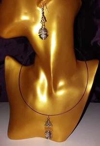 "Hearts Ease" Amethyst Rose & Schnee Quarz Triquetra Halskette & Ohrringe Heilung - Bild 1 von 10