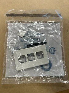 Commscope M13C-262 Cubicle Furniture Faceplate White 106650898 3 port w/ Blanks - Picture 1 of 4
