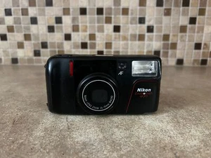 NIKON ZOOM TOUCH 400 35-70MM AF POINT & SHOOT 35MM FILM CAMERA D3-2(13) - Picture 1 of 6