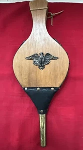 VINTAGE 15.25” WOODEN FIREPLACE BELLOWS W’ EAGLE ON FRONT HANGING LOOP HEARTH - Picture 1 of 13