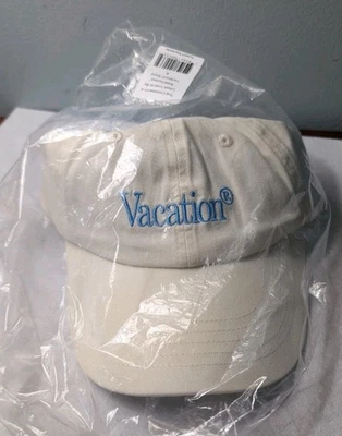 Gorra de béisbol marca Vacation papá algodón blanco roto con tirantes Foto 1 de 4