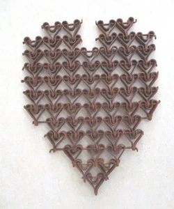 ANTIQUE VINTAGE LINKED HEARTS DOOR MAT FLOOR MAT IRON HEART - Picture 1 of 8