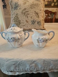 Crema de roca azul Shelley y azúcar forma delicada 13591 borde azul vintage 1940  - Imagen 1 de 10