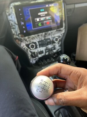 2015-2020 Mustang Shelby GT350 Genuine Ford 6 Speed Shifter Shift Knob Red Trim - Imagem 1 de 3