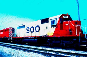 ORIGINAL KODACHROME SLIDE SOO LINE SD40-2 #765 DETROIT, MI APRIL 23, 1995 - Picture 1 of 1