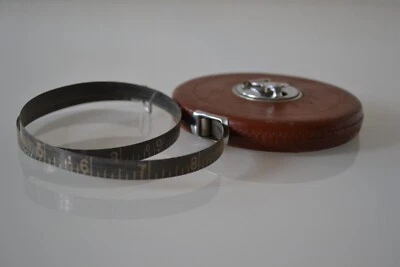 ANCIEN METRE A ENROULEUR 100 PIEDS JUSTUS ROE PATCHOGUE NEW YORK USA 1948 - Photo 1/4