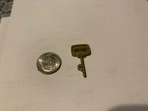 Action Diecast Bankschlüssel goldfarben - Bild 1 von 1