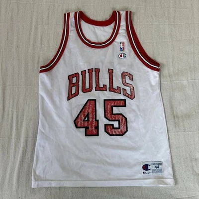 Camiseta de Colección Michael Jordan #45 Campeón Chicago Bulls TALLA 44 Blanca Desteñida de la NBA Foto 1 de 4