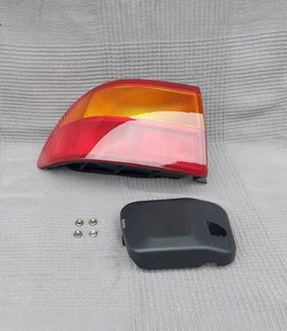 92-95 Honda Civic TailLight Assembly Left Hand Drivers Side Body Corner - Picture 1 of 12