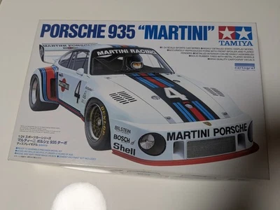 Tamiya 1/24 Porsche 935 Turbo Martini kit modellino in plastica non assemblato - Immagine 1 di 4