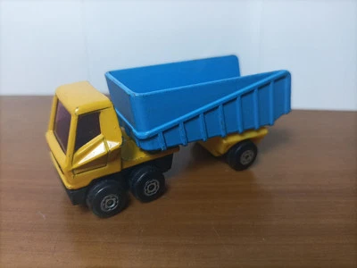 MATCHBOX SUPERFAST N.50 ARTICULATED TRUCK VERSIONE  GIALLA E CELESTE  - Immagine 1 di 4