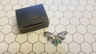 Prendedor/broche de arco Avon Birthstone mayo esmeralda marcasita 1994 vintage colgante Foto 1 de 4