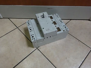 Klockner Moeller P10-400 circuit breaker - Picture 1 of 3
