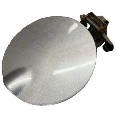 1996 - 1997 98 99 00 克莱斯勒 SEBRING 油箱门银色扩展原始设备制造商:4646202AB — 第 1/4 张图片