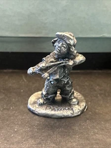 Figurine internationale étain jeune garçon jouant avec sa fronde R. Drury - Photo 1/4