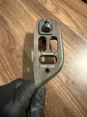 1992-1996 Ford F150 F250 Bronco Drivers Side Windows And Mirror Button Bezel - Image 1 of 4