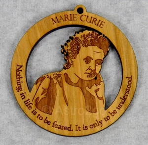 MARIE CURIE--Química Física Ciencia de la radiactividad Madera Ornamento de madera verde - Imagen 1 de 3