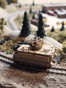 HO Scale 1:87 M163 Vulcan Air Defense System (VADS) - US Army Desert Camo - Picture 1 of 7