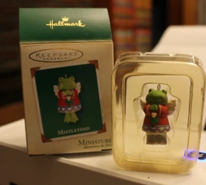 Adorno miniatura Hallmark Keepsake ~ "Mistletoad" con caja - Imagen 1 de 1
