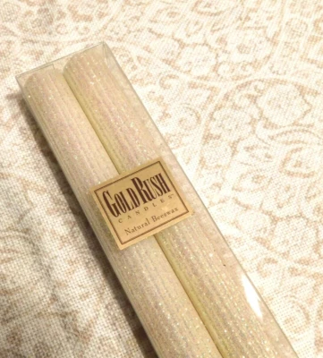 Juego de 2 velas brillantes de cera de abejas natural Gold Rush 18" H. Color: loto blanco Foto 1 de 4