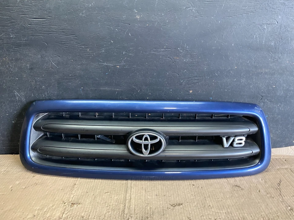 Parrilla superior delantera Toyota Sequoia 2001 a 2004 con emblema OEM P3777 DG Foto 1 de 4