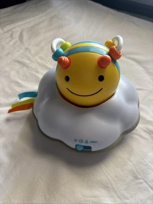 Skip Hop Explore & More Follow-Bee 爬行玩具云学习活动阶段游戏 — 第 1/4 张图片