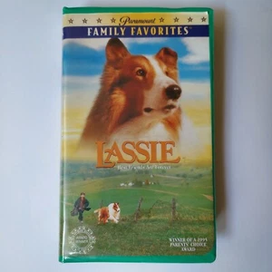 Lassie (VHS, 1994) Green Clamshell, PG Family Dog Movie Collie, Parent's Choice - Imagen 1 de 5