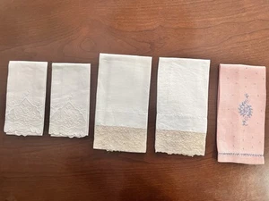 Lot of Pretty Vintage Linen Embroidered Appliqued Lace Guest Towels White Pink - Picture 1 of 11