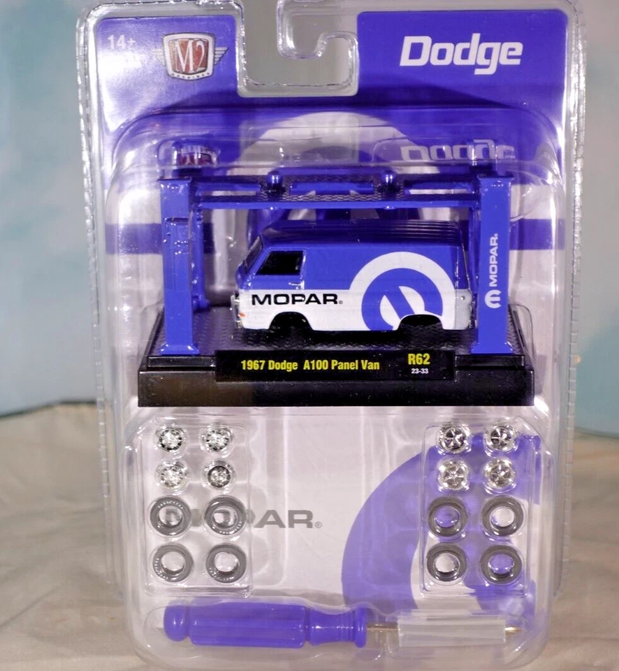 1/64th M2 Machines Model Kit R62 1967 Mopar Dodge A100 Panel Van - Imagem 1 de 1
