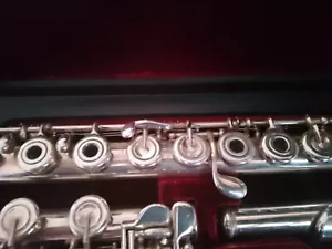 Yamaha YFL-681 Flauto Traverso con Mi Snodato - Argento - Foto 1 di 3