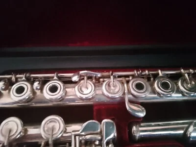 Yamaha YFL-681 Flauto Traverso con Mi Snodato - Argento - Immagine 1 di 3