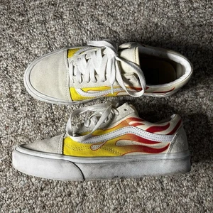 Vans Shoes Sz 8.5 W - 7.0 M Old Skool Flames Classic Cream White Skate Sneakers - Picture 1 of 7