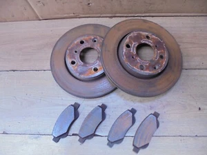 PEUGEOT 108 2018 1.2 VTi PAIR OF FRONT BRAKE DISCS WITH PADS 250 MM DIAMETER - Picture 1 of 4