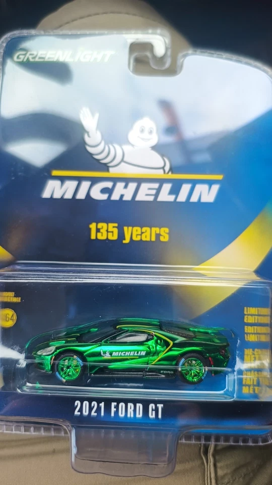 2025 GREENLIGHT GREEN MACHINE 2021 FORD GT MICHELIN ANNIVERSARY SERIES 17 CHASE - Immagine 1 di 1