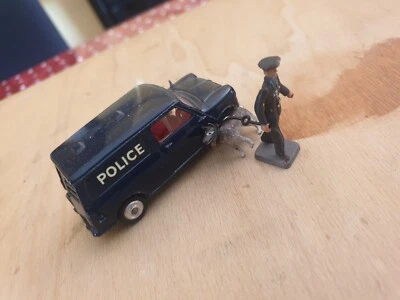 Austin Mini Van Police Corgi Toys 1/43  con figures - Immagine 1 di 4
