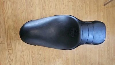 2000-2005 Harley Dyna Super Glide FXD оригинальное сиденье 2 сошло с 2001 fxd  - Изображение 1 из 4