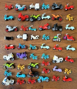 Lego 1 Motorcycle Dirt Bike Scooter Minifigure ATV Bicycle RANDOM BLIND BAG - Picture 1 of 7