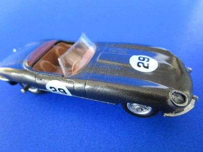 VINTAGE CORGI TOYS 307 JAGUAR E TYPE BEAUTIFULLY RESTORED IN GREY - Image 1 of 4