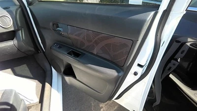 XB SCION  2015 Front Door Trim Panel 30794934 Foto 1 de 4