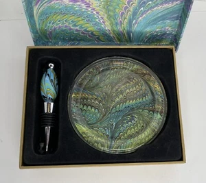 Marbleized Wine Coaster & Bottle Stopper Two's Company Set Orig Box Peacock - Picture 1 of 6