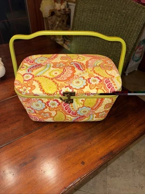 VTG LIGHT COLOR PAISLEY FABRIC COVERED SEWING CASE/BASKET & PLASTIC TRAY MCM 6 - Image 1 of 4