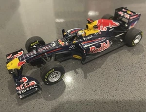 F1 Red Bull Racing Renault RB7 S Vettel 2011, Diecast Minichamps 1/43 - Picture 1 of 4