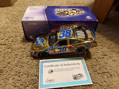 Action 1:24 2005 QVC Elliott Sadler #38 Pedigree M&M's Color Cromo 1/360 Foto 1 de 4