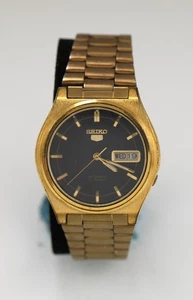 Reloj Seiko 5 Hombre 7009-3179 Automático 17 Joyas Dorado Inoxidable WR Día Fecha Negro - Imagen 1 de 6