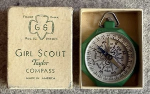 Brújula de baquelita verde vintage Girl Scouts of America de Taylor - Imagen 1 de 4